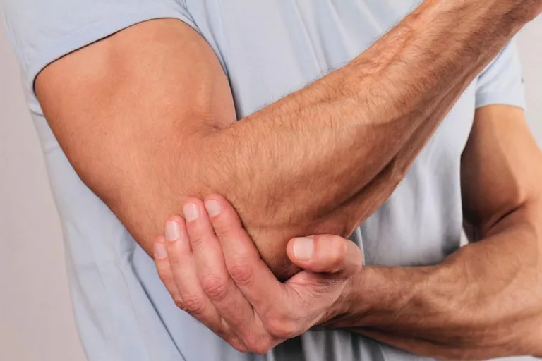 Chiropractic joint pain treatment at Mattia Spinal Care & Rehab Center in Orlando